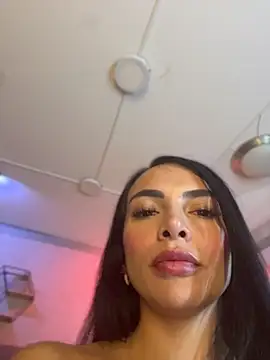 brendasweet10 stripchat live cam model