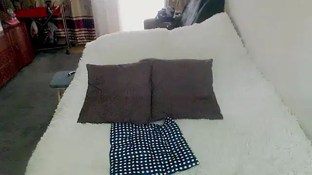 Juliamodest1 stripchat live cam model