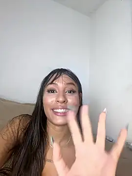 Maiakey stripchat live cam model