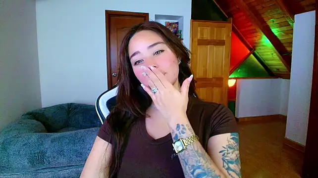 nicolthompsonn stripchat live cam model