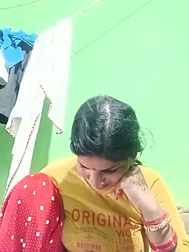 Joohi_Chawla143 stripchat live cam model