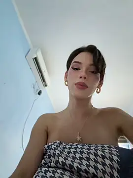 Carlita_cute stripchat live cam model