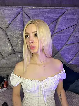 elaine_montgomery stripchat live cam model