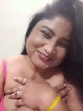 hornyriyanka stripchat live cam model