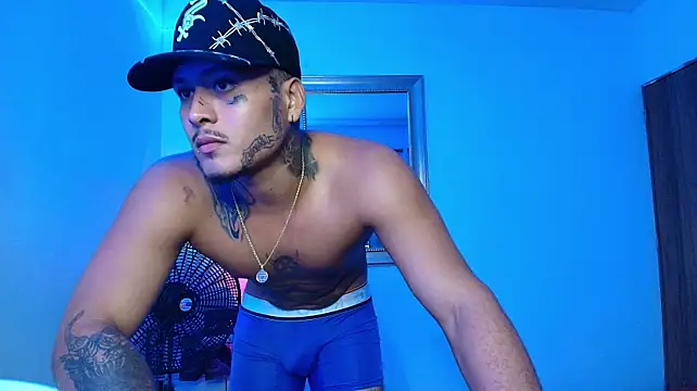 crow_black00 stripchat live cam model