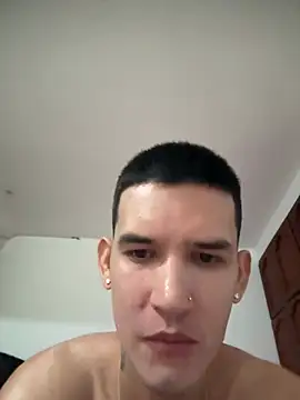 Joswyl30 stripchat live cam model