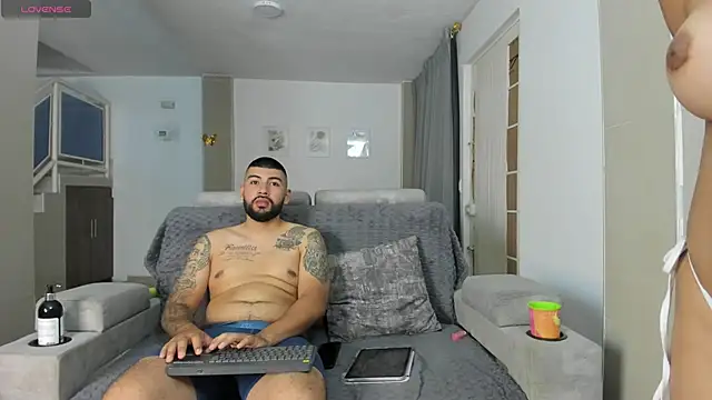 DulceRomance stripchat live cam model