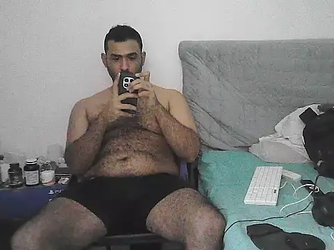 alphalatinobearx stripchat live cam model