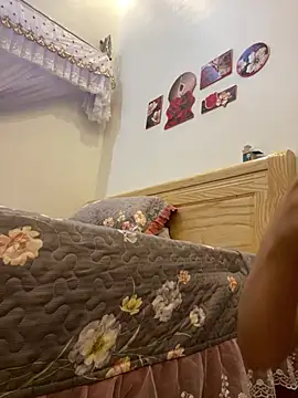 Venus-cute stripchat live cam model