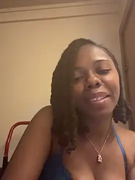 Juicyyumm stripchat live cam model