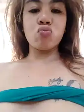carla_69x stripchat live cam model