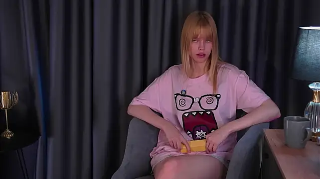 AthenaElsayedl stripchat live cam model