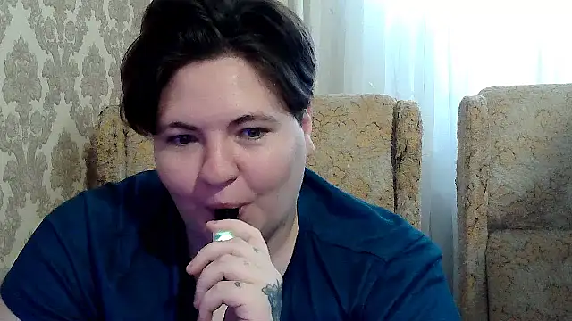 EmmaXKristall stripchat live cam model