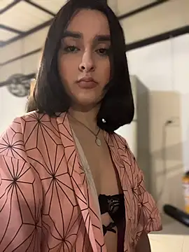 MiahWindsor stripchat live cam model