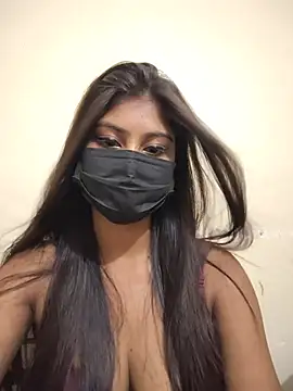 RAGNI-Love stripchat live cam model