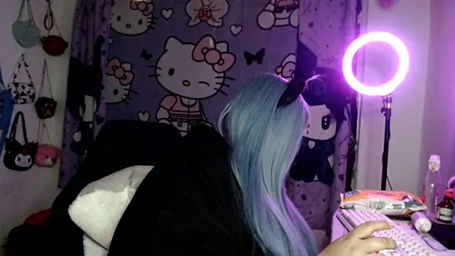 lussyevans24 stripchat live cam model