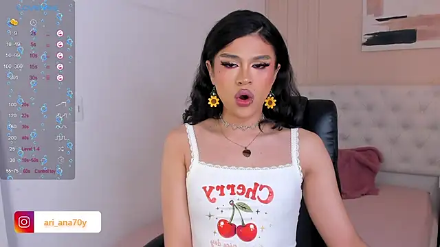 LOISE-XX stripchat live cam model