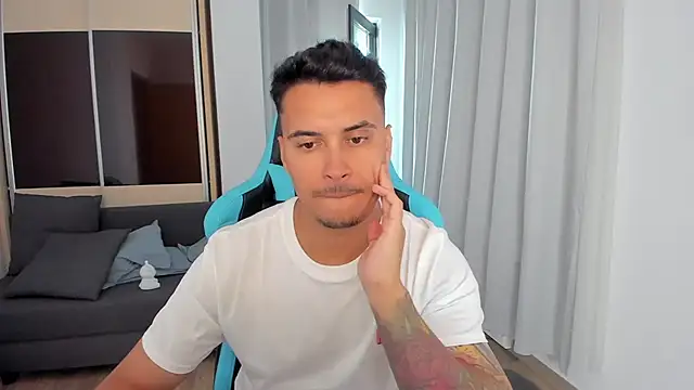 MatMalonne stripchat live cam model