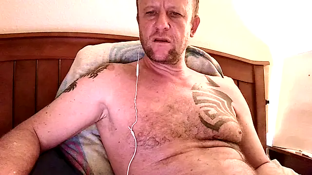 Yournaughty stripchat live cam model