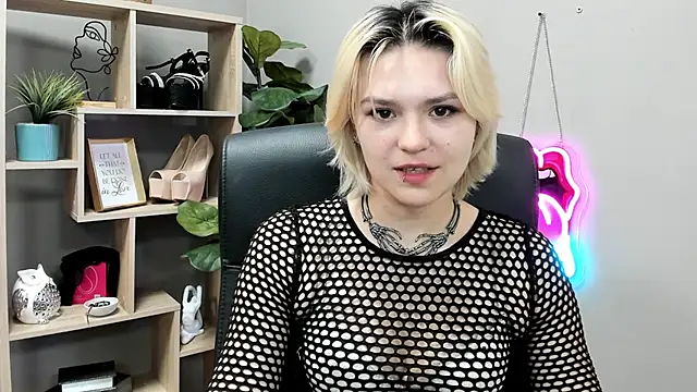 SweetLilyxo stripchat live cam model