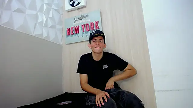 JaxBlue_ stripchat live cam model