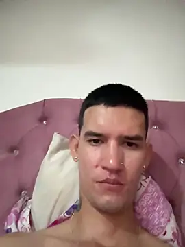Joswyl30 stripchat live cam model