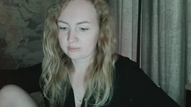 Zaliraa stripchat live cam model