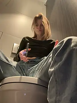 ValenciaShock stripchat live cam model