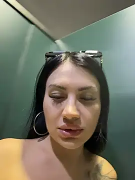Wet__Bunny stripchat live cam model