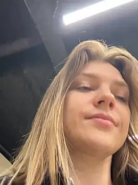 ValenciaShock stripchat live cam model