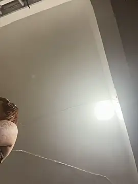 UrHellBri-L stripchat live cam model