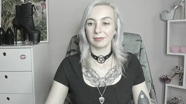 velvetanne stripchat live cam model