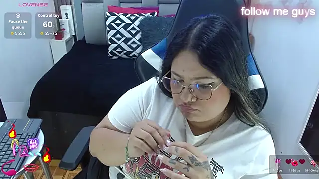 evelin_zaens stripchat live cam model
