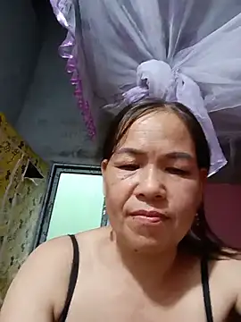 emgaihoixuan stripchat live cam model