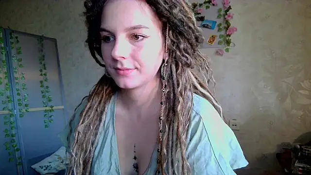 EvaShinee stripchat live cam model
