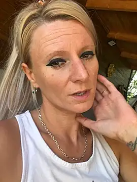 LaMadrina006 stripchat live cam model