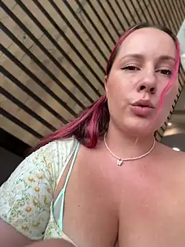 Mona_Plus stripchat live cam model