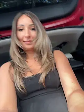 Wonder_Kari stripchat live cam model