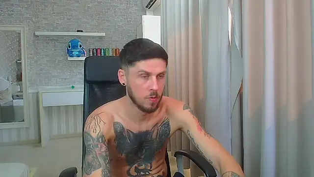 JonahShaw stripchat live cam model