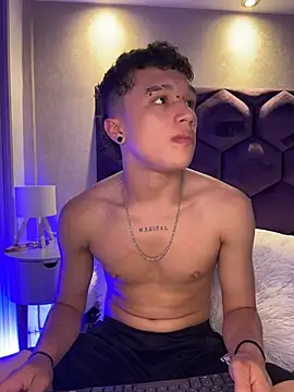 Dominik_Souza stripchat live cam model