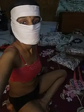 Desi_Divya999 stripchat live cam model