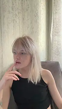 LizzaCrown stripchat live cam model