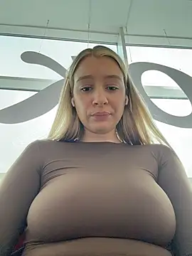 SashaCatt stripchat live cam model