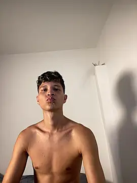 Twinkcock22 stripchat live cam model
