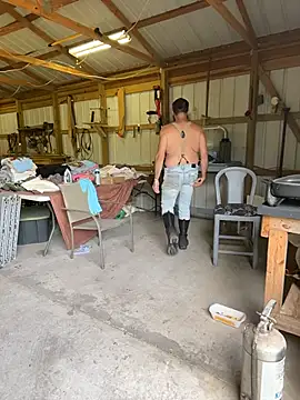 Bigcountrysmoker13 stripchat live cam model