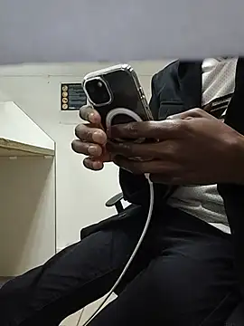 THATHAIRYTALLDUDE stripchat live cam model