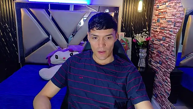 Aron_Darkx stripchat live cam model