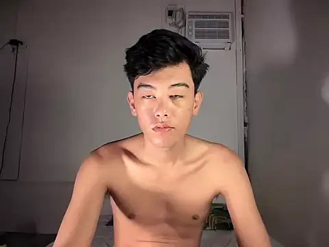 Sweetkuys stripchat live cam model