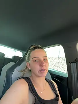 DoriDelux66 stripchat live cam model