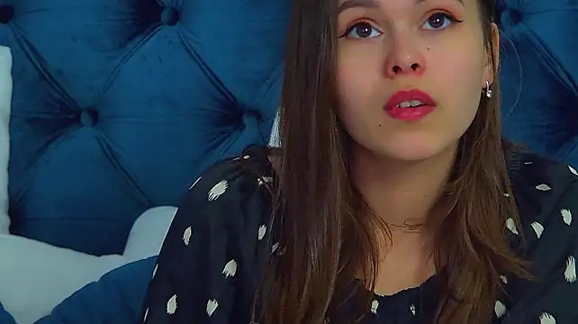 PollyLanders stripchat live cam model